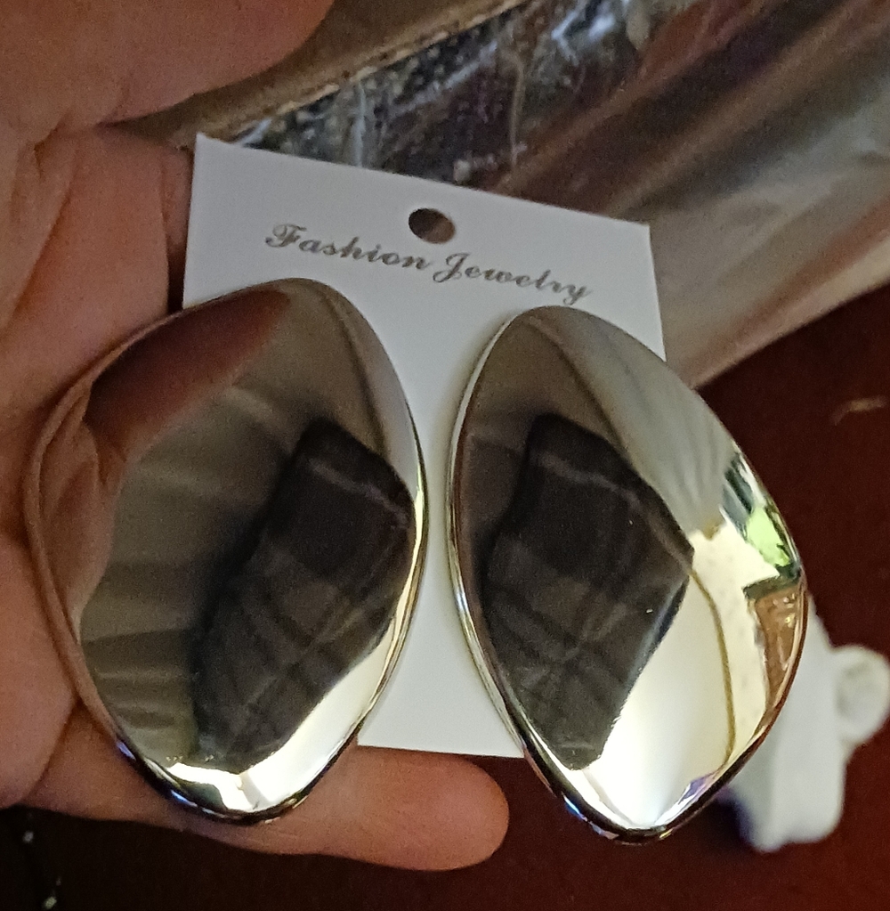 Fashion Jewelry Shiny Silver Oval Drop Statement Earrings